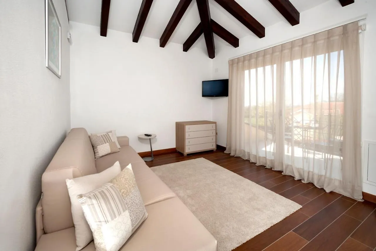 Villa Santa Domenica Labinci Croatia